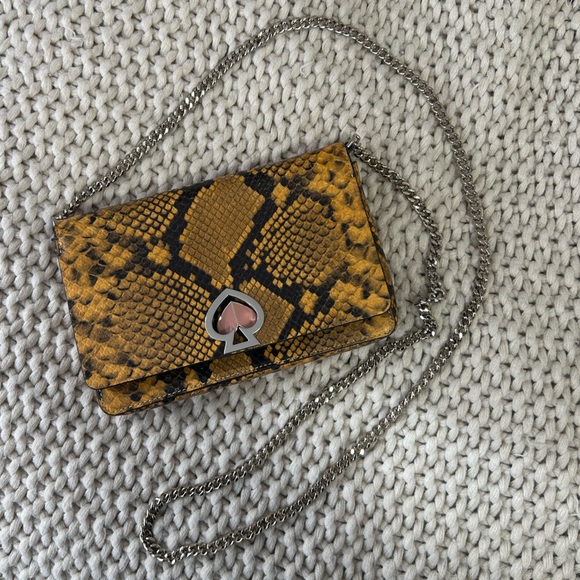 Kate Spade crossbody with chain strap - Picture 5 of 11